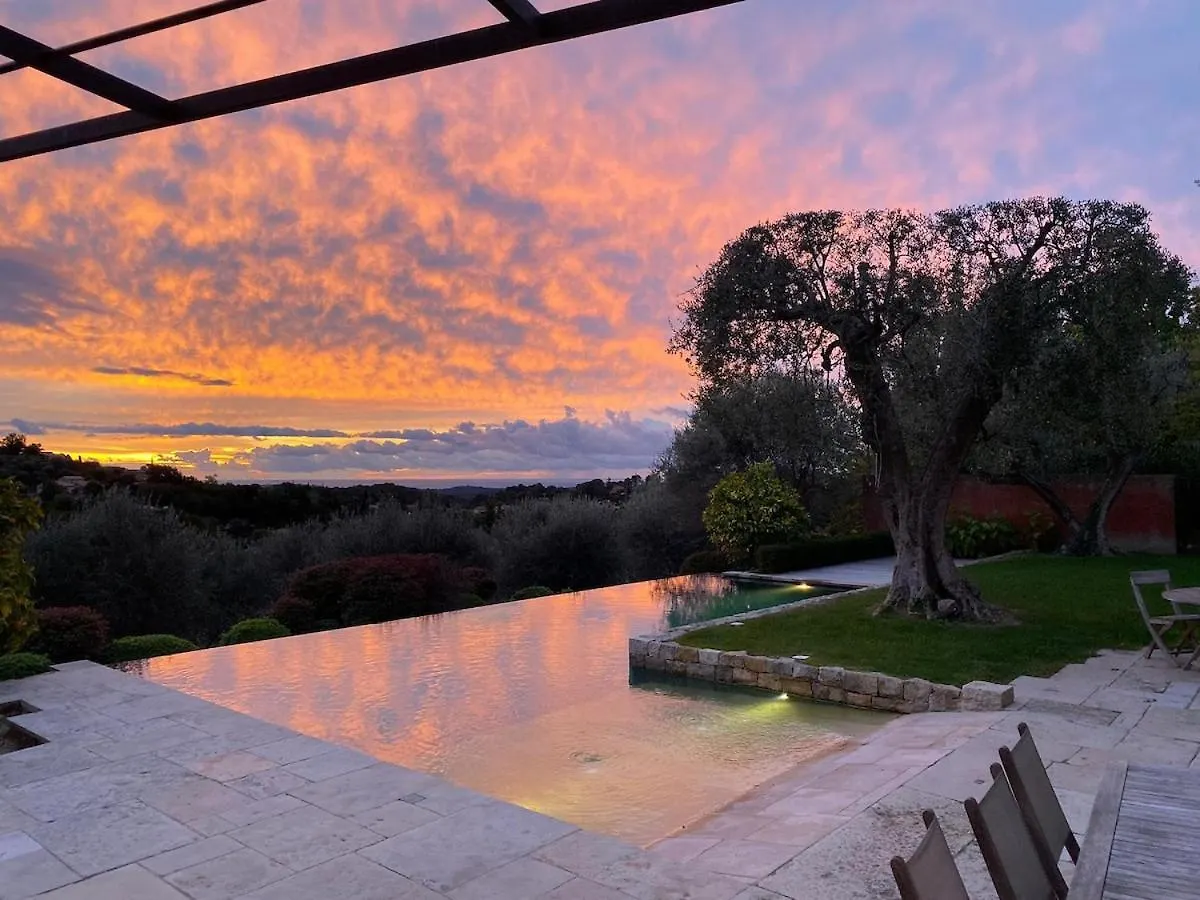 Holiday home Guest House With Tennis Court Le Rouret