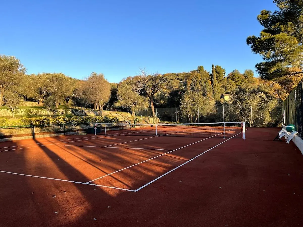 Guest House With Tennis Court Le Rouret Holiday home