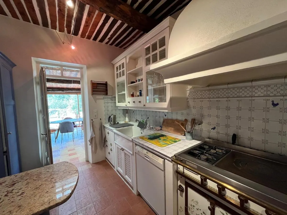 Guest House With Tennis Court Le Rouret France